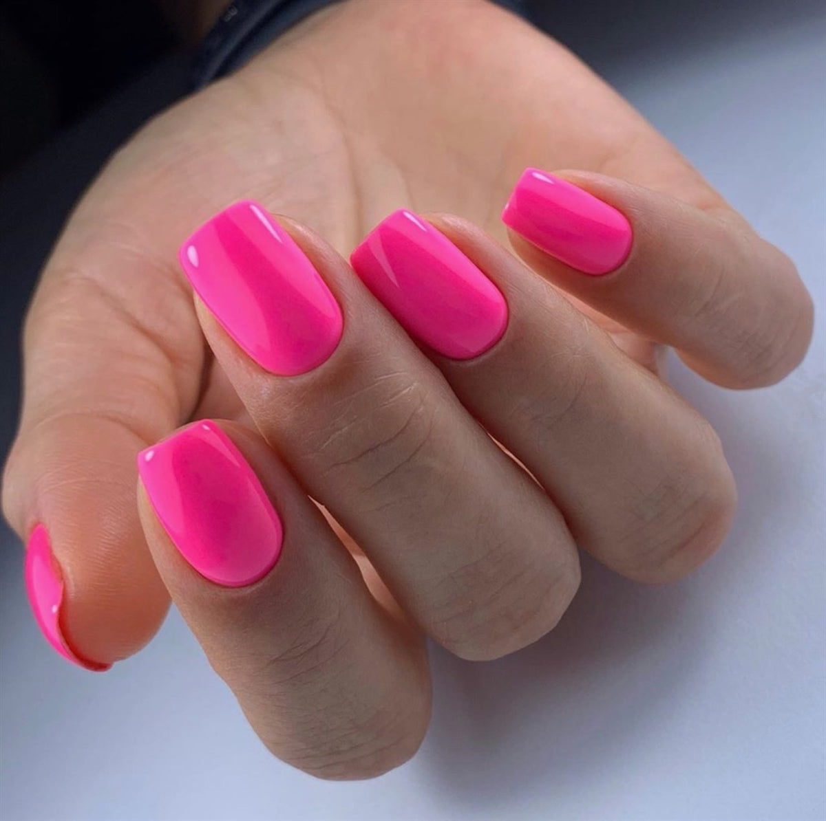 Akzentz Luxio Bombshell gel polish shown on manicured nails