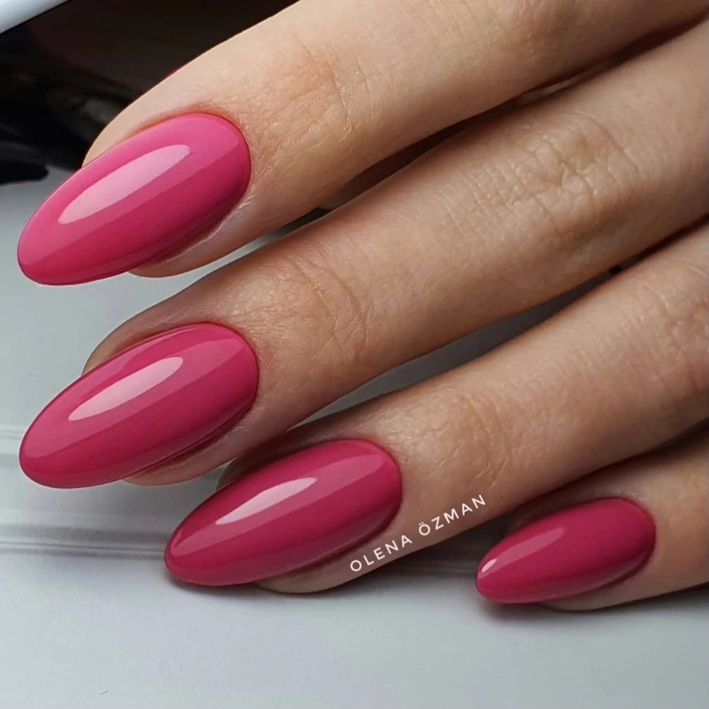 Akzentz Luxio Pose gel color and finish