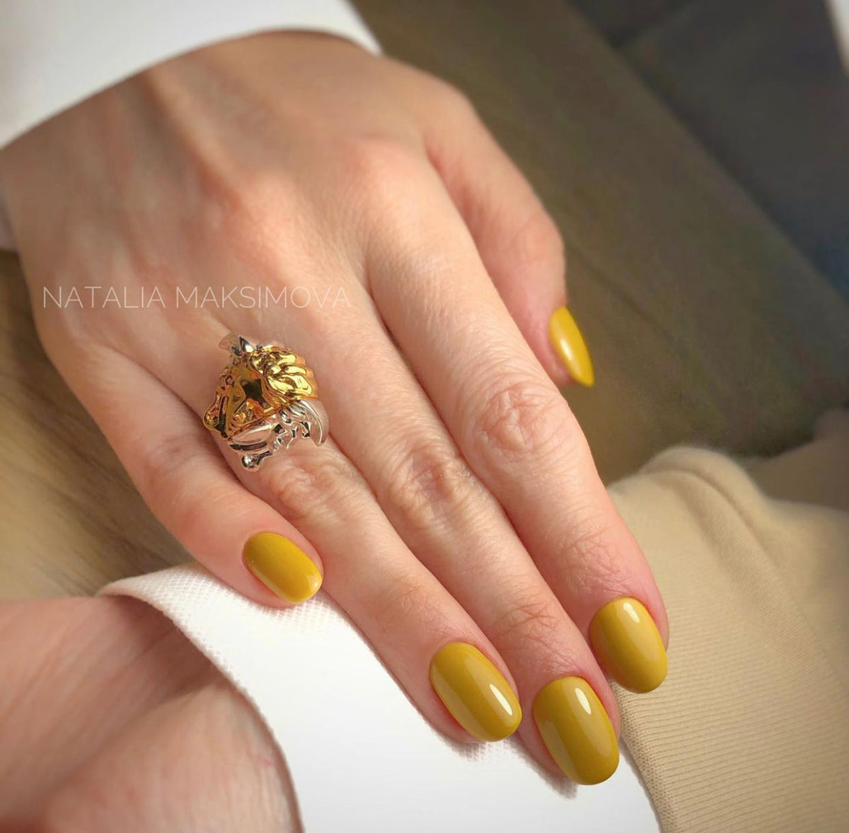 Akzentz Luxio Swank gel color and finish