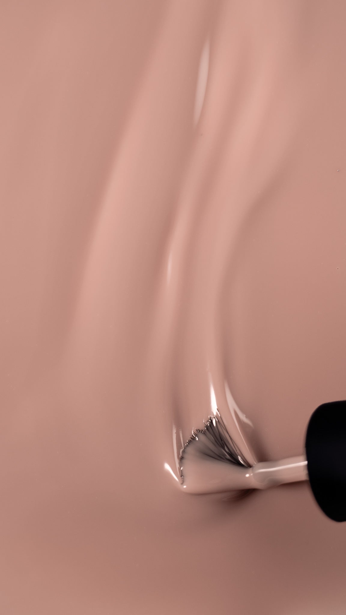 Akzentz Luxio Tender soft nude-beige gel polish brush close-up