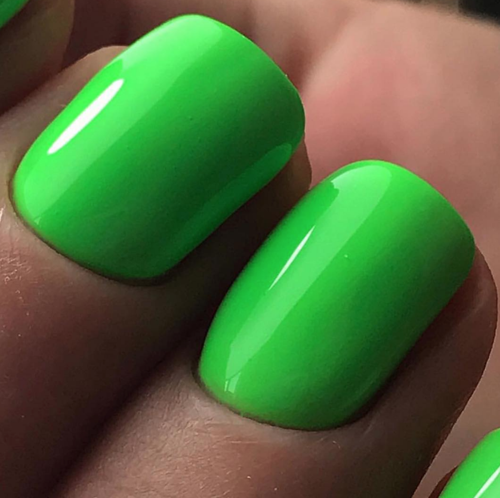 Akzentz Luxio Volt gel polish shown on manicured nails