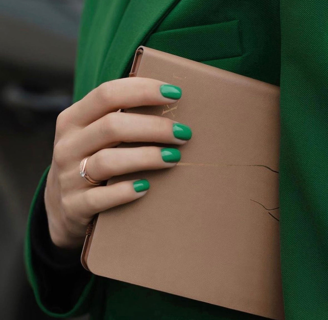 Akzentz Luxio Haute manufacturer color imagery