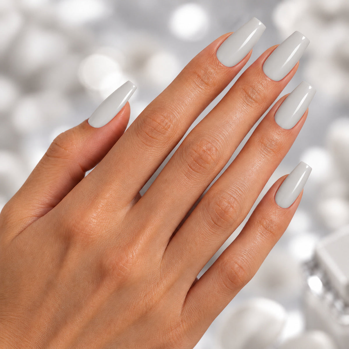 BEMI Creami Cashmere F03 nails in a color photo.