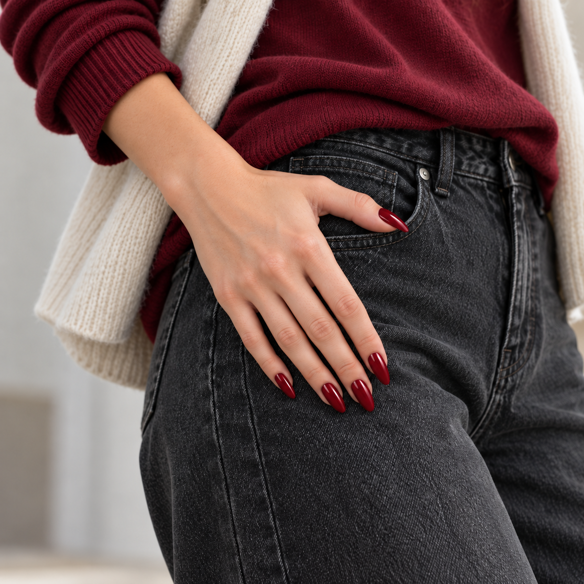 BEMI Creami Rouge R03 nails in a Wear it photo.