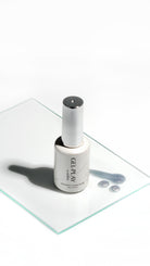 Akzentz Gel-Play Magnetic Clear Silver bottle on glass palette