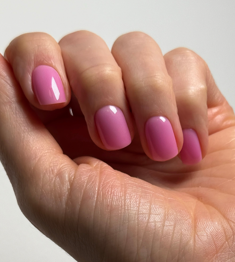 Akzentz Luxio Blossom gel color and finish