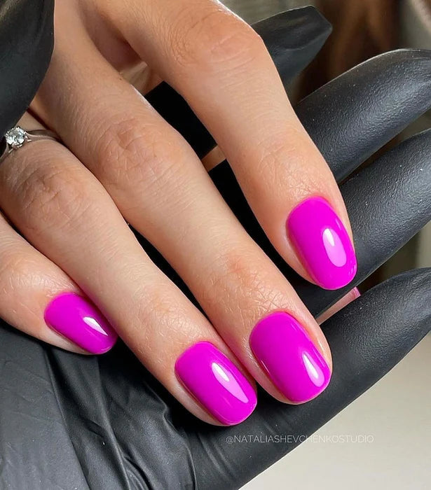 Akzentz Luxio Chi Chi gel color and finish