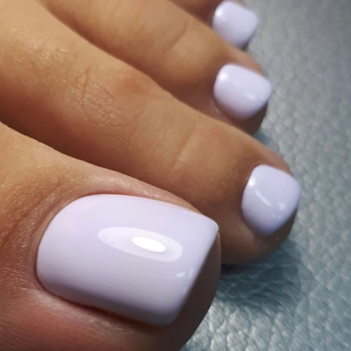 Akzentz Luxio Lovely gel color and finish