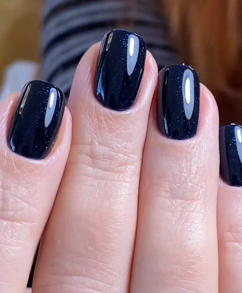 Akzentz Luxio Moonlight gel color and finish