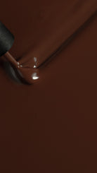 Akzentz Luxio Oud rich medium-brown gel polish brush close-up