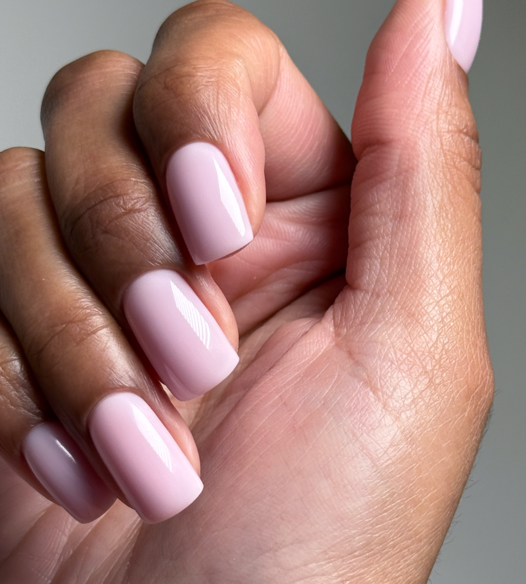 Akzentz Luxio Petal gel color and finish