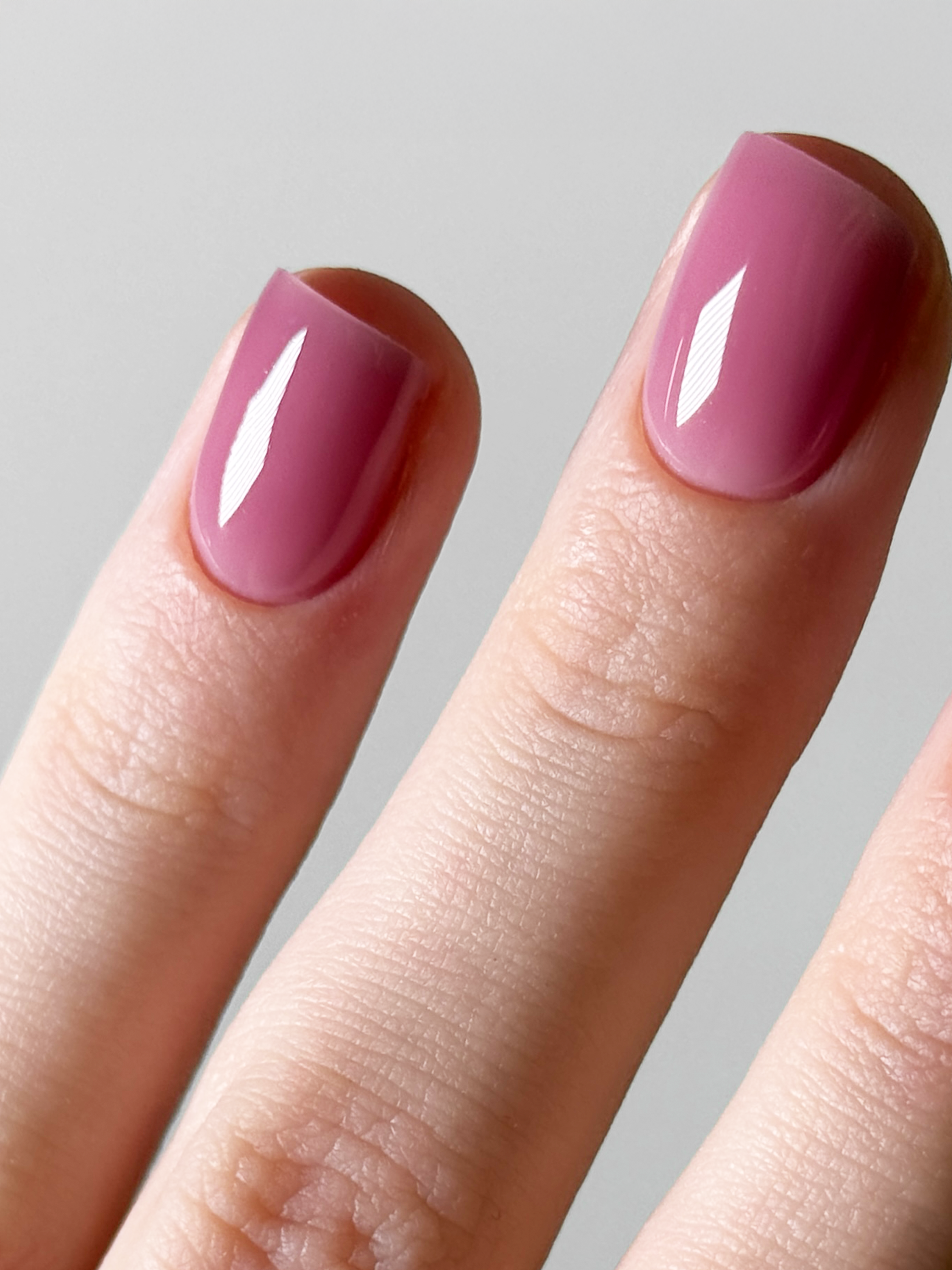Akzentz Luxio Reverie gel polish shown on manicured nails