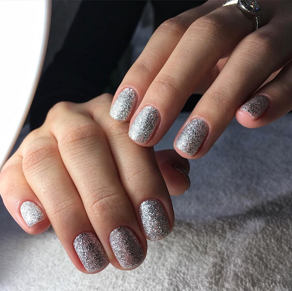 Manicure with Akzentz Luxio Silver glitter gel