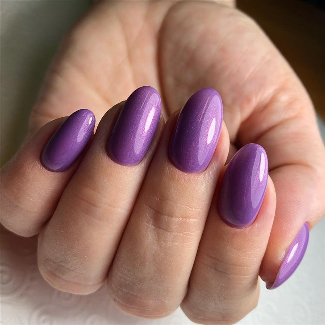 Akzentz Luxio Vivacious gel color and finish