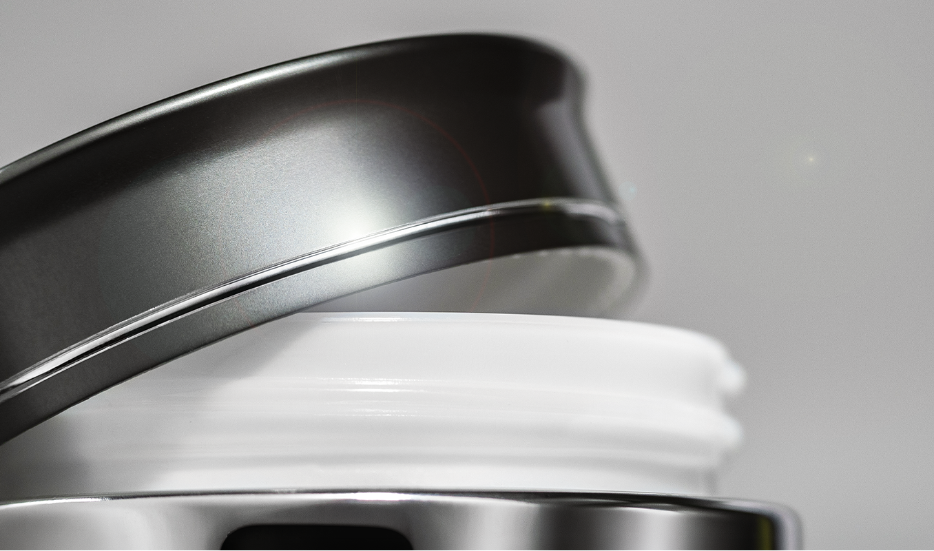 Close-up detail of an Akzentz Pro-Formance hard gel jar lid