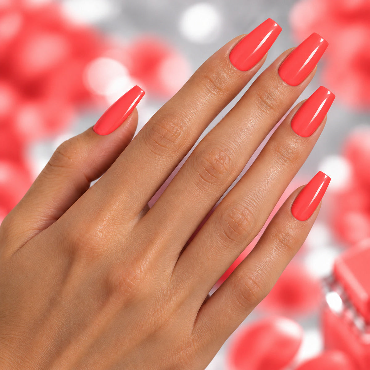 BEMI Creami Flare O04 nails in a color photo.